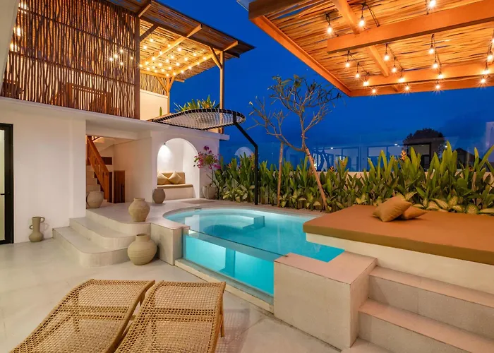 3 Bd With Rooftop Jacuzzi And Glass Pool