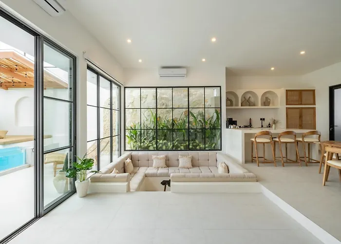 3 Bd With Rooftop Jacuzzi And Glass Pool 别墅