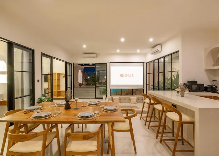 3 Bd With Rooftop Jacuzzi And Glass Pool 别墅 *